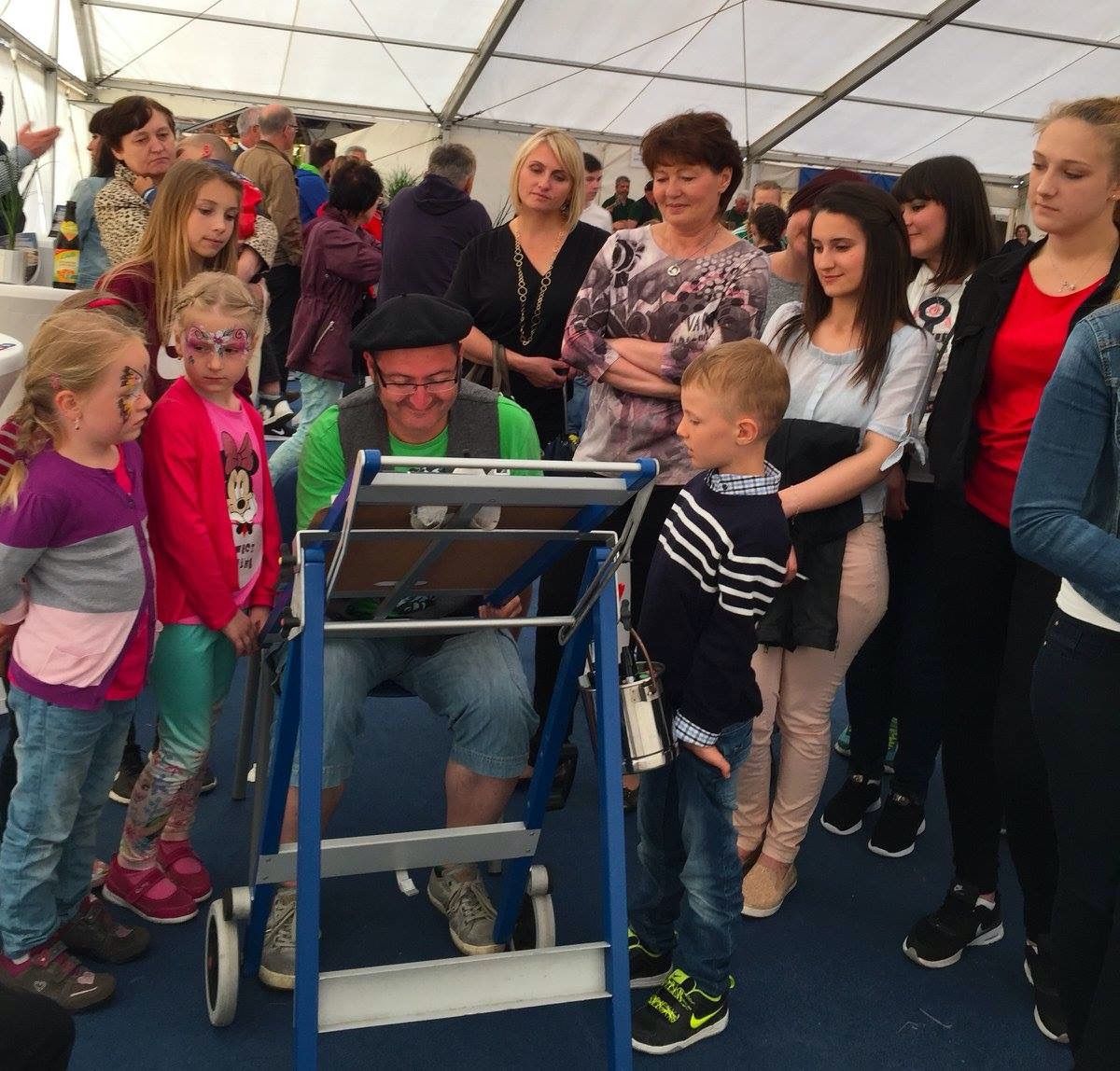 Wie viele Karikaturen schaffst du pro Stunde?